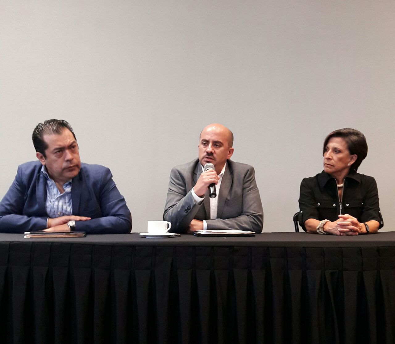 El alcalde electo de Guadalajara, con integrantes del Comité de Participación Social del Sistema Estatal Anticorrupción