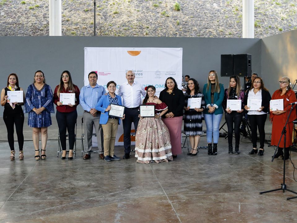 100 mujeres tapatías cursaron diplomado en desarrollo empresarial en Guadalajara