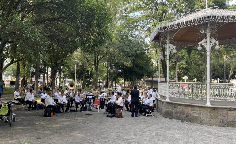 La Glorieta Chapalita / CRÓNICA - RUMBOMX