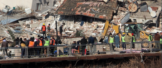 El número de muertos por el sismo en Turquía y Siria llegó a 47.000. La ONU realizó un llamado a diferentes miembros para aportar 397 millones de dólares El número de muertos por el sismo en Turquía y Siria llegó a 47.000. La ONU realizó un llamado a diferentes miembros para aportar 397 millones de dólares