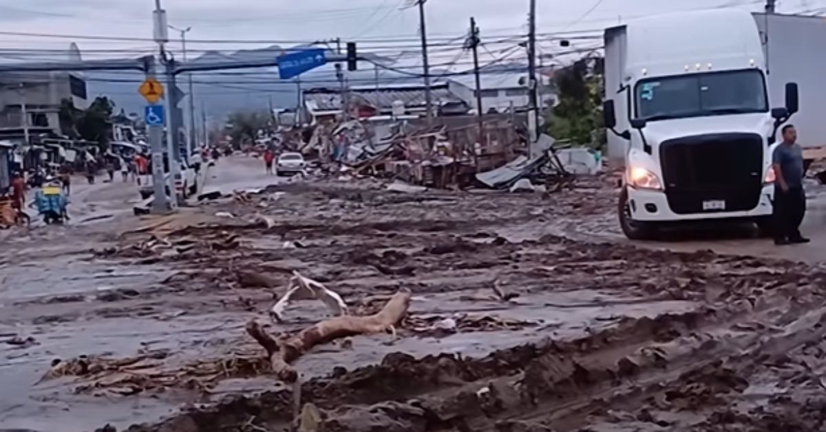 AMLO declaró el fin de la emergencia en Coyuca de Benítez y Acapulco AMLO declaró el fin de la emergencia en Coyuca de Benítez y Acapulco