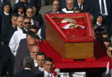 El Vaticano despide al Papa Francisco: su cuerpo es trasladado a la Basílica de San Pedro