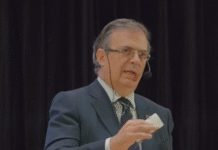 Anticorrupción investiga privilegios del hijo de Ebrard en Embajada de Reino Unido